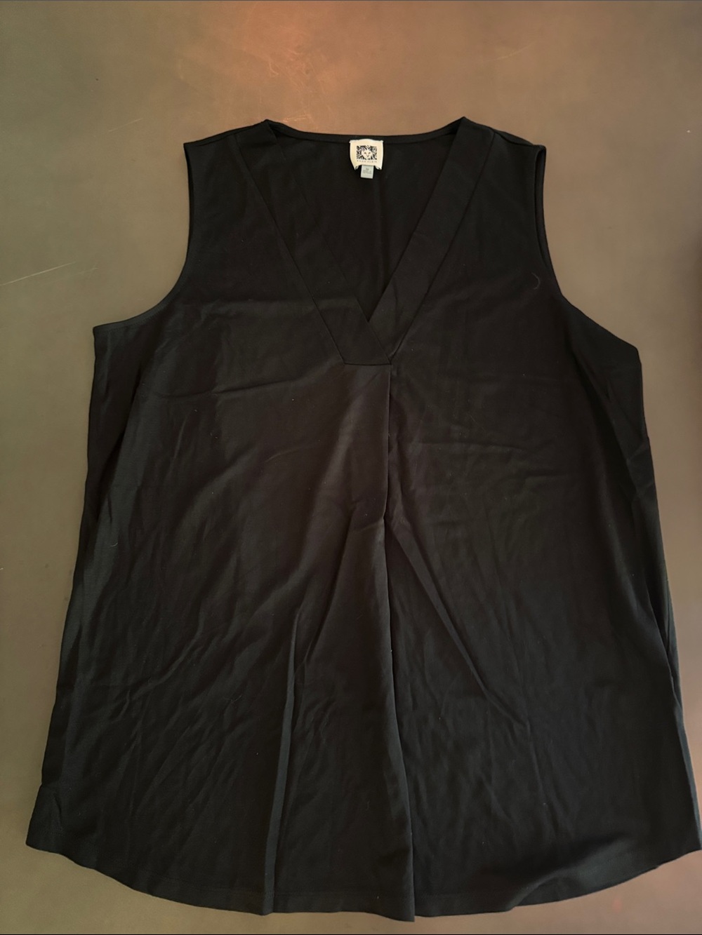 Anne Klein Black V-Neck Sleeveless Tank Top